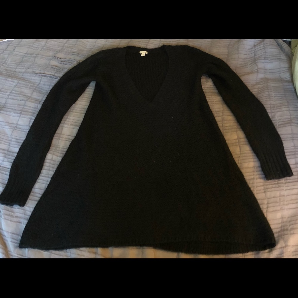 Long Sweater or Dress ladies Sz M by Hinge v-neck L/S NM